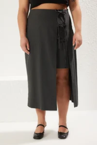 Trendyol Curve Anthracite Fiyonk/Laced Midi Weaving Plus Size Skirt - Image 3