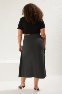 Trendyol Curve Anthracite Fiyonk/Laced Midi Weaving Plus Size Skirt - Image 5