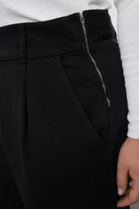 Trendyol Curve Black High Waist Straigt Fit plus size jeans - Image 4
