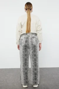 Trendyol Curve Gray High Waist animals Patterned Straight Fit plus size jeans - Image 5
