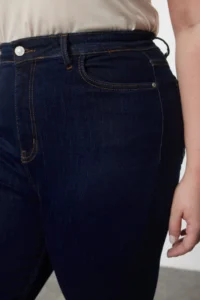 Trendyol Curve Dark Blue Yüksel Waist Shaping Plus Size skinny jeans - Image 4