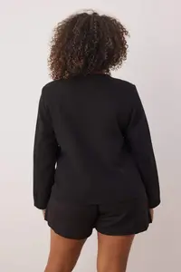 Trendyol Curve Black Heart buttoned Crew Neck Plus Size Jacket - Image 4