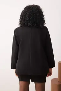 Trendyol Curve Black Oversized/Bol Kesim Lined buttoned Weaving Plus Size Blazer Jacket - Image 4