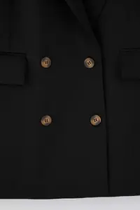 Trendyol Curve Black Oversized/Bol Kesim Lined buttoned Weaving Plus Size Blazer Jacket - Image 6