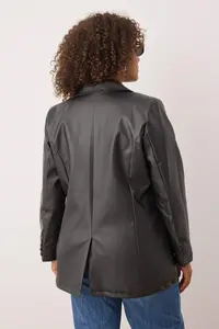 Trendyol Curve Black  Plus Size Weaving Faux Leather Blazer Jacket - Image 4