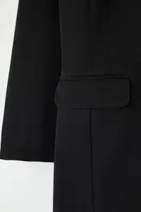 Trendyol Curve Special Collection Black Waist Plus Size Weaving Jacket - Image 7
