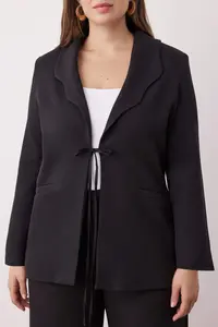 Trendyol Curve Black Fastening and Collar Detailed Regular Pattern Plus Size Weaving Jacket - Image 3