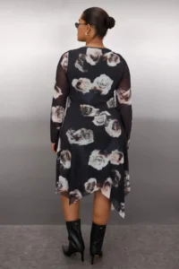 Trendyol Curve Black flower patterned Tulle Knitting Plus Size Dress - Image 4