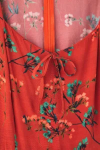 Trendyol Curve Burgundy Heart Yaka Floral Short Weaving Plus Size Dress - Image 6