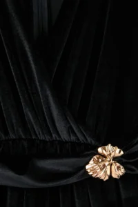 Trendyol Curve Black Accessory Detailed Velvet Knitting Plus Size Dress - Image 6