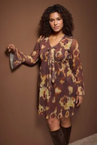 Trendyol Curve Brown V-neck flower patterned Tulle Knitting Plus Size Dress - Image 2