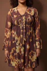 Trendyol Curve Brown V-neck flower patterned Tulle Knitting Plus Size Dress - Image 3