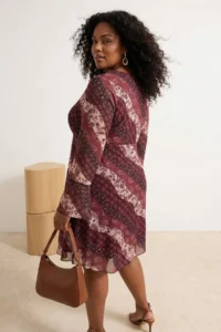 Trendyol Curve Burgundy V-neck flower patterned Tulle Knitting Plus Size Dress - Image 2
