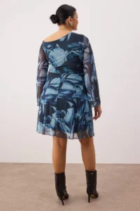 Trendyol Curve Mavi Asymmetric Yaka Patterned Tulle Knitting Plus Size Dress - Image 4
