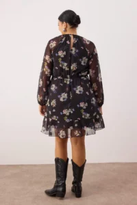 Trendyol Curve Black Floral Siphon Weaving Plus Size Dress - Image 4