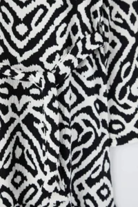 Trendyol Curve Black-White Patterned Polo Shirt Collar Crepe Knitting Plus Size Dress - Image 6