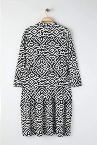Trendyol Curve Black-White Patterned Polo Shirt Collar Crepe Knitting Plus Size Dress - Image 8