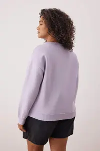 Trendyol Curve Lilac Panda Embroidered Regular Fit Plus Size Sweatshirt - Image 4