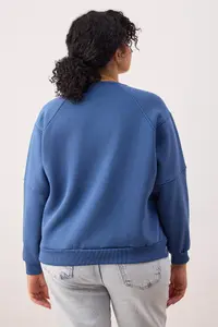 Trendyol Curve Indigo Regular Fit Embroidered Thick Knitting Plus Size Sweatshirt with Fleece Inside - Image 4