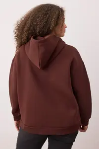 Trendyol Curve Brown Bow & Teddy Bear Printed Oversized Plus Size Sweatshirt with Fleece Inside - Image 4