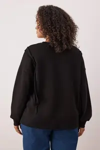 Trendyol Curve Black Eyalet Printed Oversized/Bol Cut Plus Size Sweasthirt - Image 4