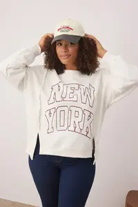 Trendyol Curve Ecru Eyalet Printed Oversized/Bol Cut Plus Size Sweasthirt - Image 2