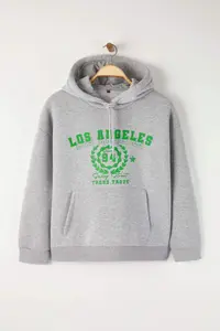 Trendyol Curve Gray Hooded Oversized Slogan Printed Knitting Plus Size Sweatshirt - Image 7