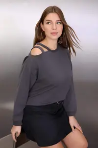 Trendyol Curve Anthracite Crew Neck Cut Out Detailed Knitting Plus Size Sweatshirt - Image 2