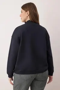 Trendyol Curve Navy Blue Collar Zippered Regular Plus Size Sweatshirt - Image 4