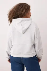 Trendyol Curve Gray Melange Hooded Puff Printed Wide Pattern Crop Size Knitting Plus Size Sweatshirt - Image 4