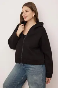 Trendyol Curve Black Hooded Oversized Crop Size Plus Size Sweatshirt - Image 2