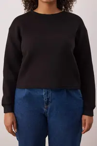 Trendyol Curve Black Crop Size Crew Neck Basic Plus Size Sweatshirt - Image 3