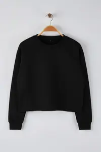 Trendyol Curve Black Crop Size Crew Neck Basic Plus Size Sweatshirt - Image 5