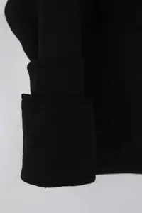 Trendyol Curve Black Crop Size Crew Neck Basic Plus Size Sweatshirt - Image 8