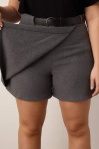 Trendyol Curve Gray Arched Bowl Winter Mini Weaving Shorts Skirt - Image 3