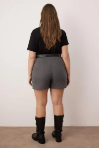 Trendyol Curve Gray Arched Bowl Winter Mini Weaving Shorts Skirt - Image 4