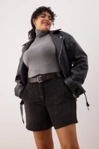 Trendyol Curve Black Ribbed Velvet Weaving Plus Size Shorts - Image 2
