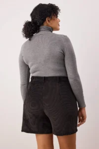 Trendyol Curve Black Ribbed Velvet Weaving Plus Size Shorts - Image 4