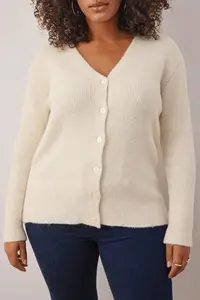 Trendyol Curve Wardrobe Essentials Ecru V-neck Soft Feeling Knitwear Cardigan - Image 3