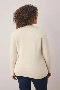 Trendyol Curve Wardrobe Essentials Ecru V-neck Soft Feeling Knitwear Cardigan - Image 4