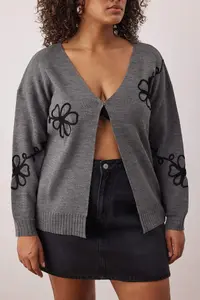 Trendyol Curve Anthracite Embroidery Detailed V-neck Knitwear Cardigan - Image 3