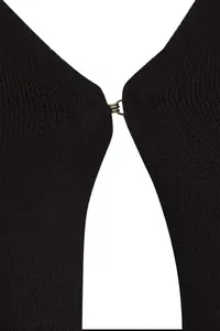 Trendyol Curve Black Embroidery Detailed V-neck Knitwear Cardigan - Image 7