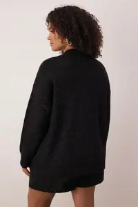 Trendyol Curve Black Soft textured Pocket Detail Knitwear Cardigan - Image 5