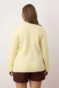 Trendyol Curve Yellow Soft textured Dog collar Knitwear Cardigan - Image 4