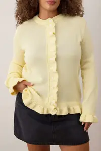 Trendyol Curve Yellow Button & Flywheel Detailed Soft textured Knitwear Cardigan - Image 3