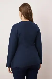 Trendyol Curve Navy Blue V-neck Mercerized Look Premium Yarn/Special Yarn Knitwear Cardigan - Image 4