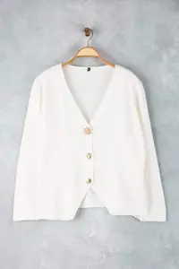 Trendyol Curve Ecru Trend Button Detailed Jacket Look Knitwear Cardigan - Image 5
