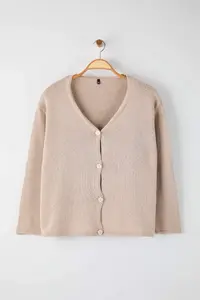 Trendyol Curve Beige Cotton V-neck Relax Fit Knitwear Cardigan - Image 5