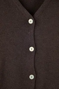 Trendyol Curve Brown Cotton V-neck Relax Fit Knitwear Cardigan - Image 6