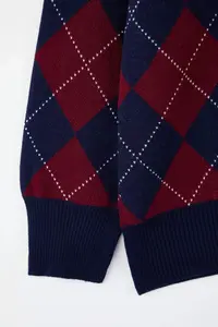 Trendyol Curve Navy Blue Baklava Patterned V-neck Knitwear Cardigan - Image 4